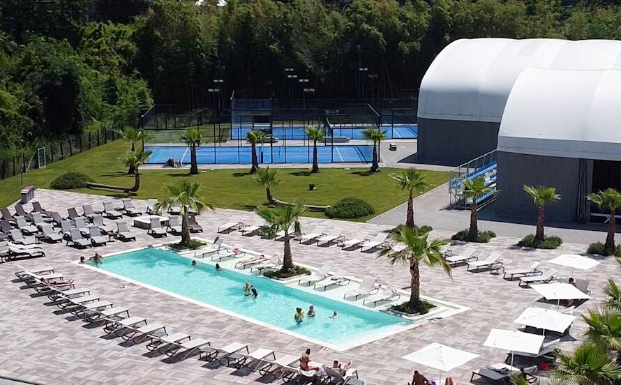 struttura villa mercede padel e piscina